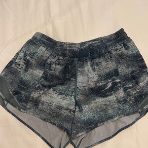 Lululemon hotty hot short